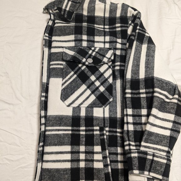 Zara - Oversized Plaid Shacket - Picture 4 of 4